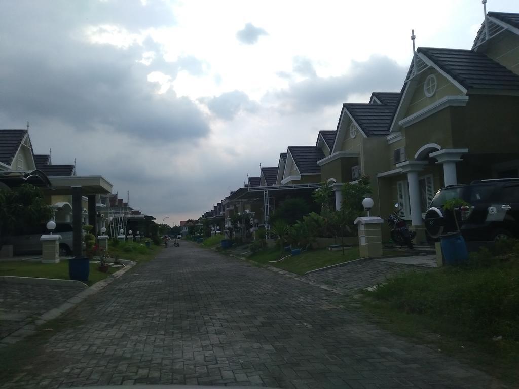 Jasmine Park Guest House Semarang Bagian luar foto