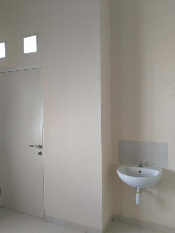 Jasmine Park Guest House Semarang Bagian luar foto
