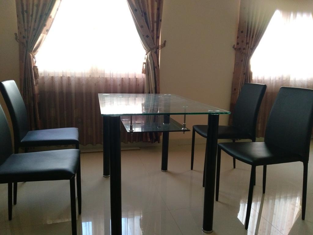 Jasmine Park Guest House Semarang Bagian luar foto
